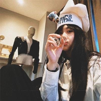 钢管舞娘